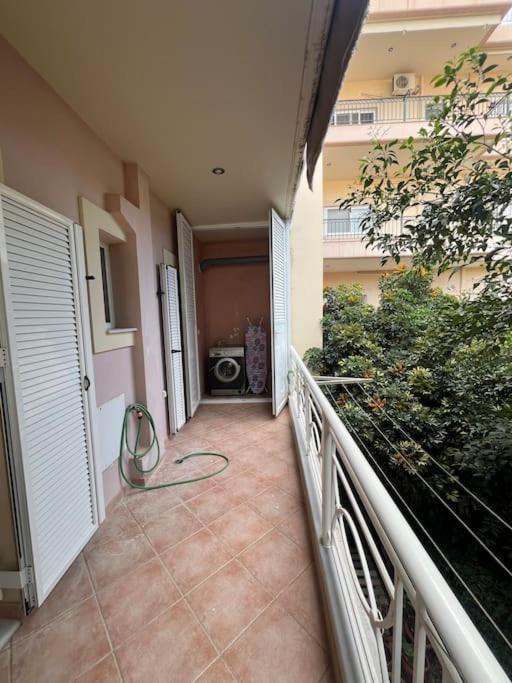 Διαμέρισμα Κοντά Στη Θάλασσα Στην Πολη Κυπαρισσια キパリシア エクステリア 写真